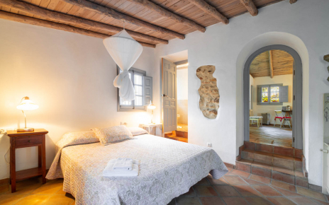 Habitación con cama doble